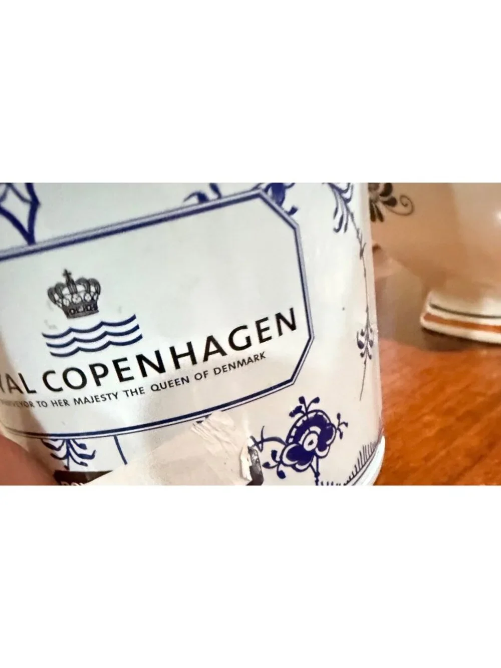 Royal Copenhagen labeled minor good